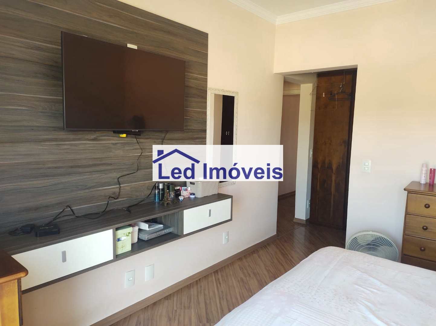 Casa à venda com 3 quartos, 325m² - Foto 15