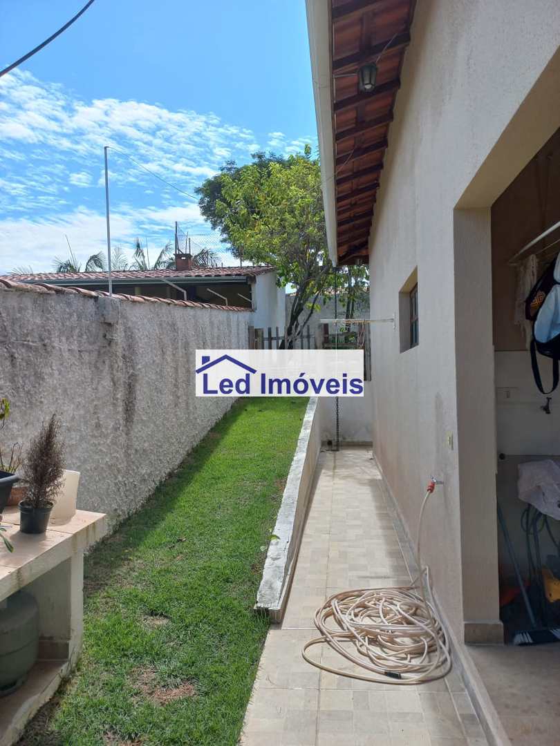 Casa de Condomínio à venda com 3 quartos, 220m² - Foto 20