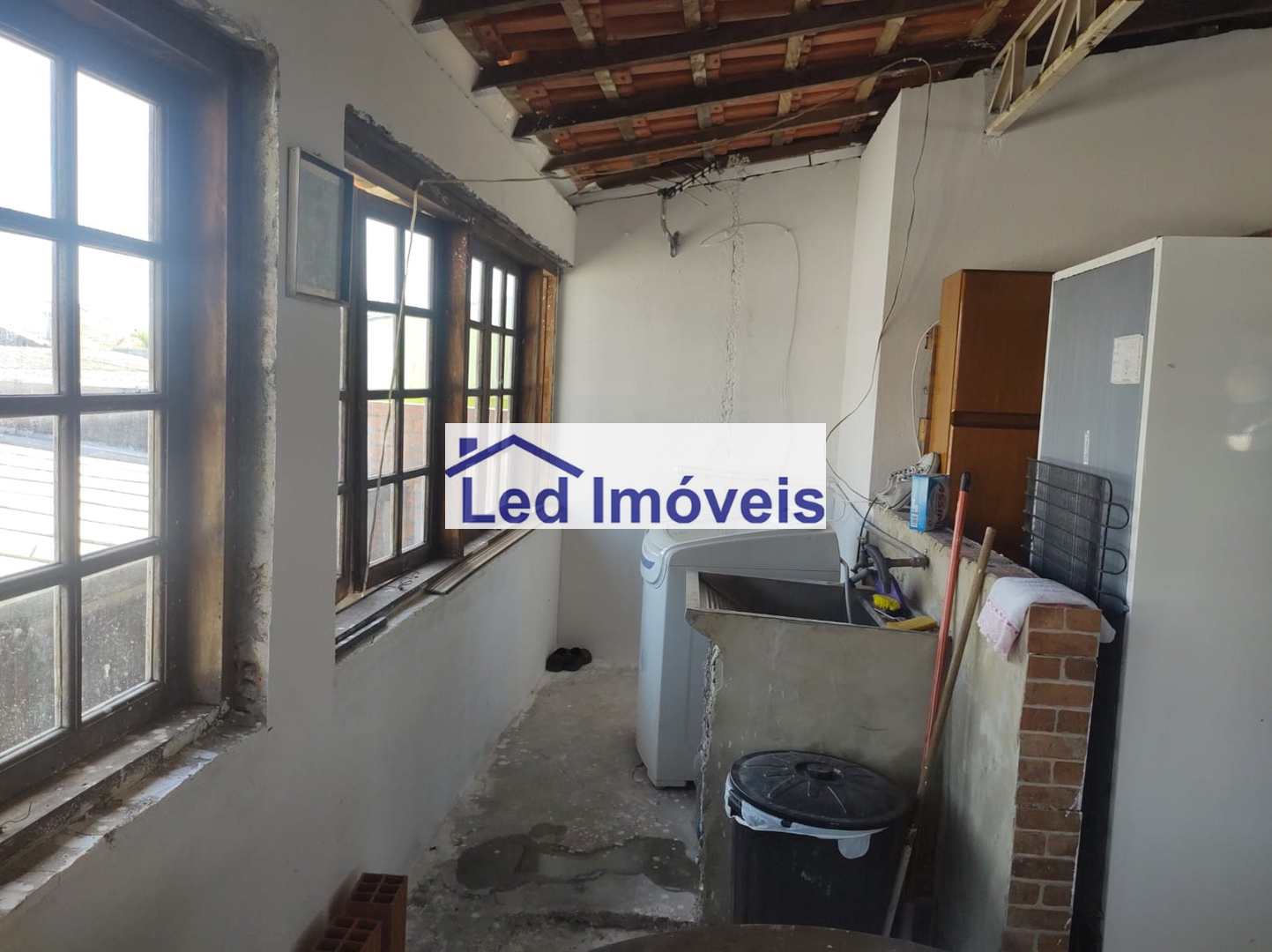 Casa à venda com 3 quartos, 120m² - Foto 12