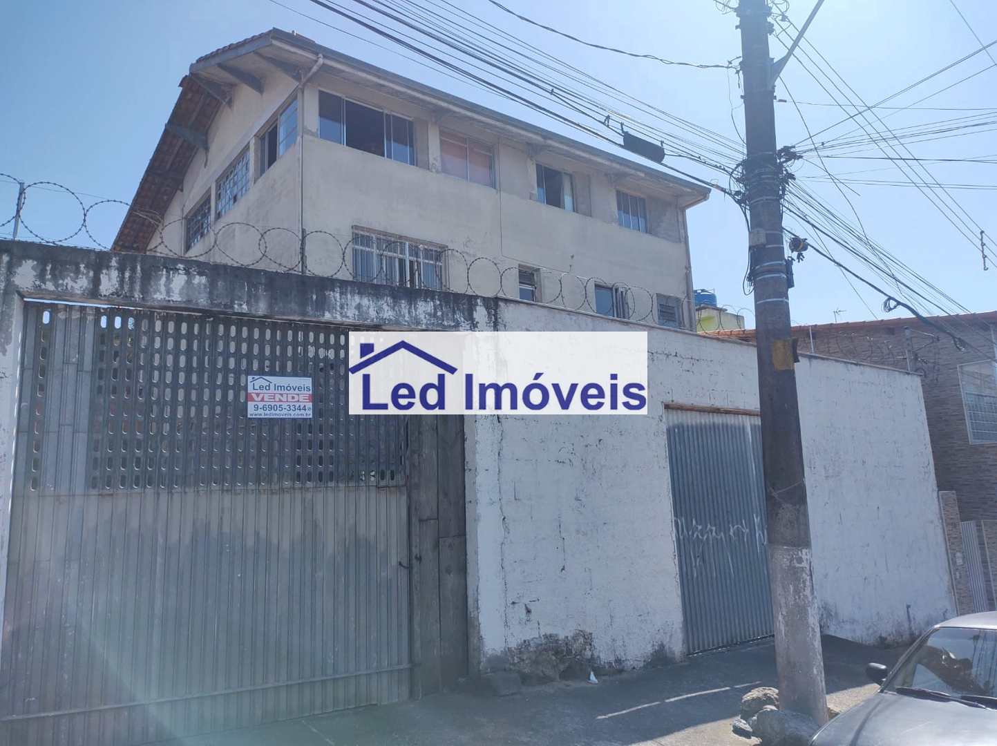 Casa à venda com 3 quartos, 120m² - Foto 1