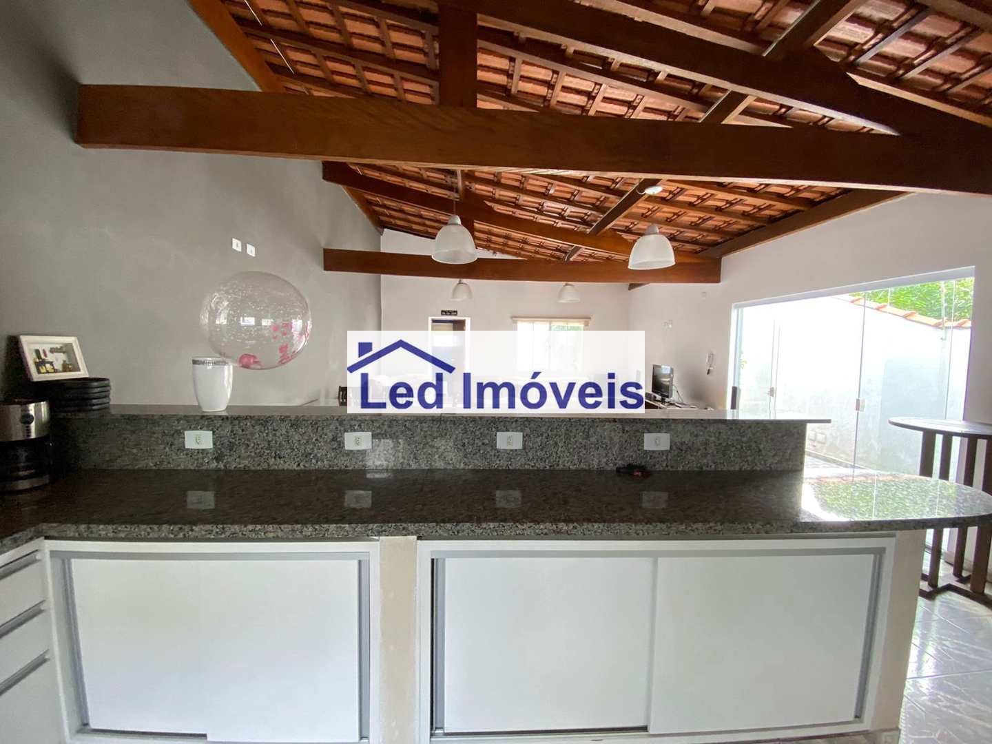 Casa à venda com 3 quartos, 300m² - Foto 25