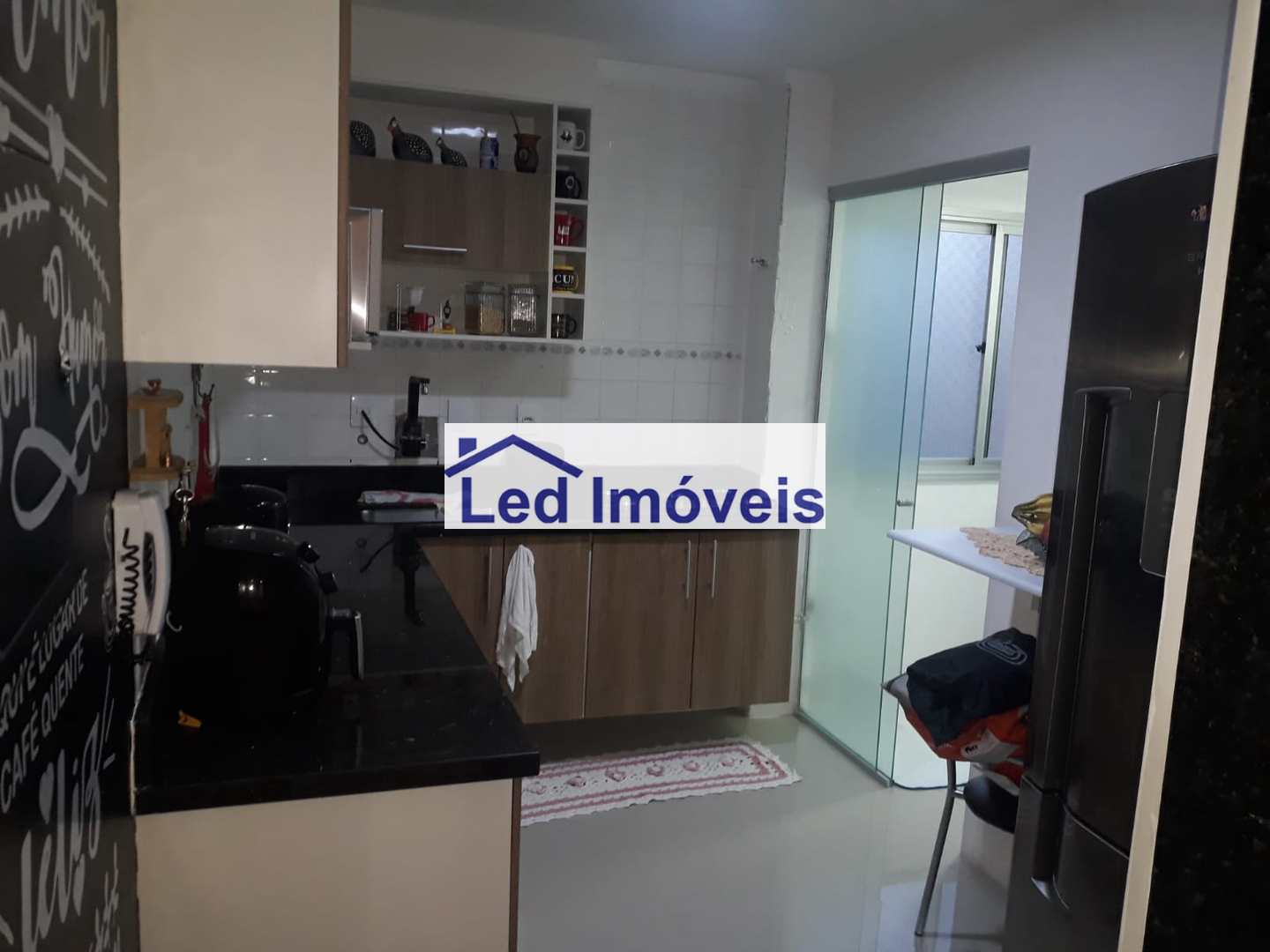 Apartamento à venda com 2 quartos, 70m² - Foto 3