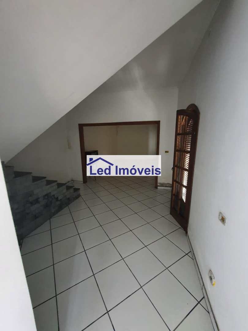 Sobrado à venda com 2 quartos, 171m² - Foto 2