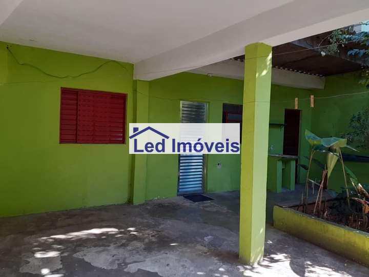 Casa à venda com 5 quartos, 182m² - Foto 3