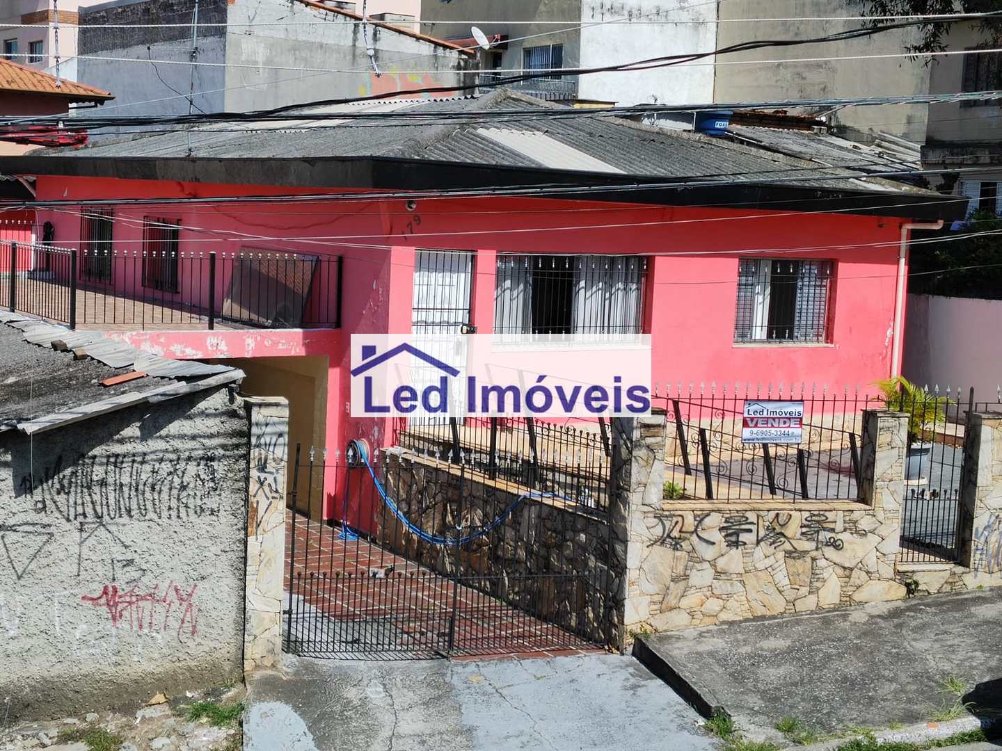 Casa à venda com 4 quartos, 250m² - Foto 1