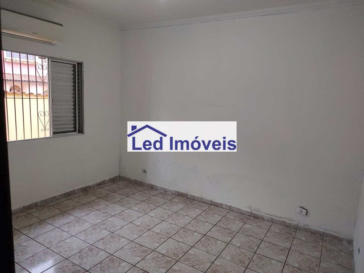 Casa à venda com 4 quartos, 205m² - Foto 12