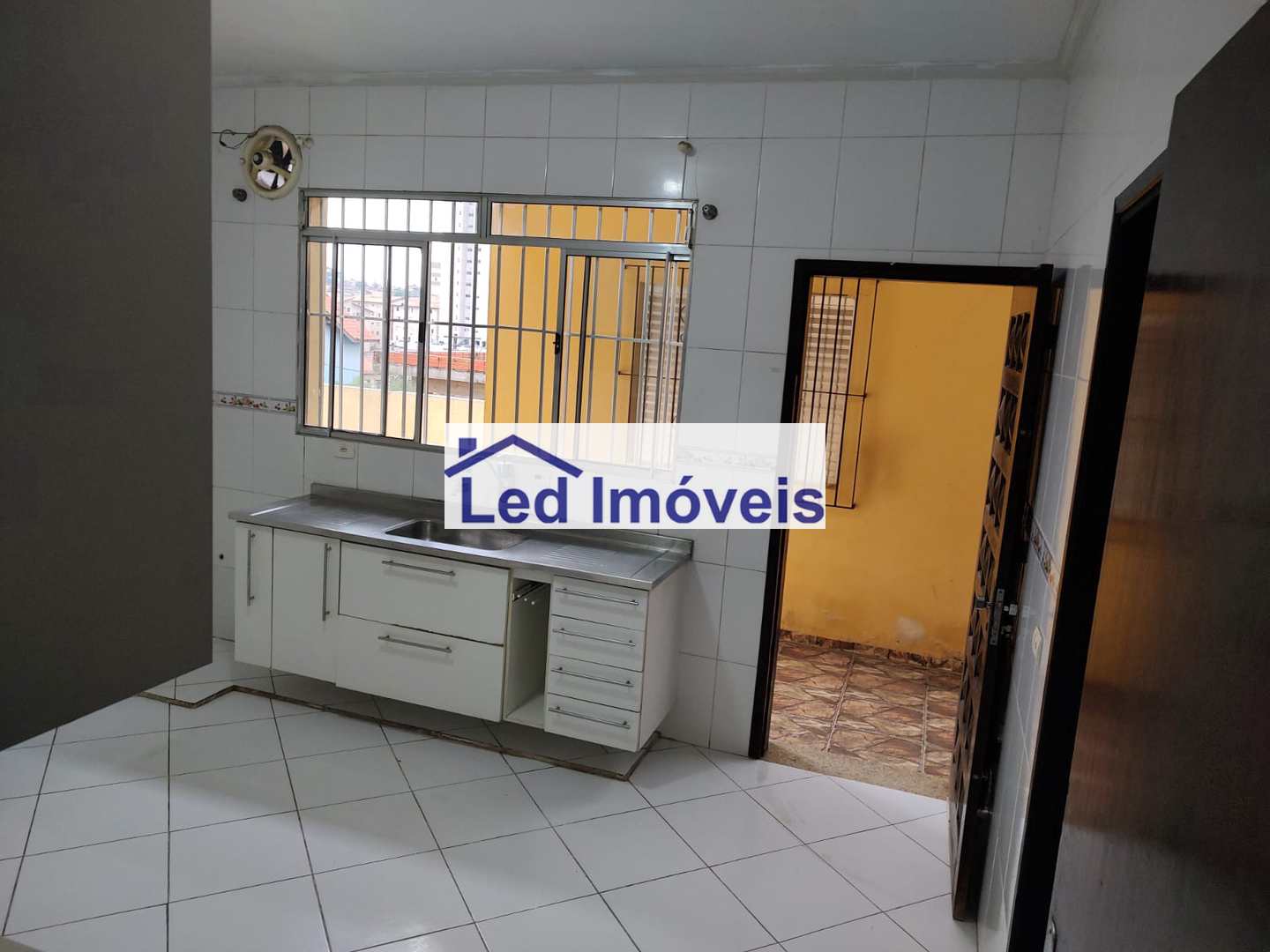 Casa à venda com 4 quartos, 205m² - Foto 4