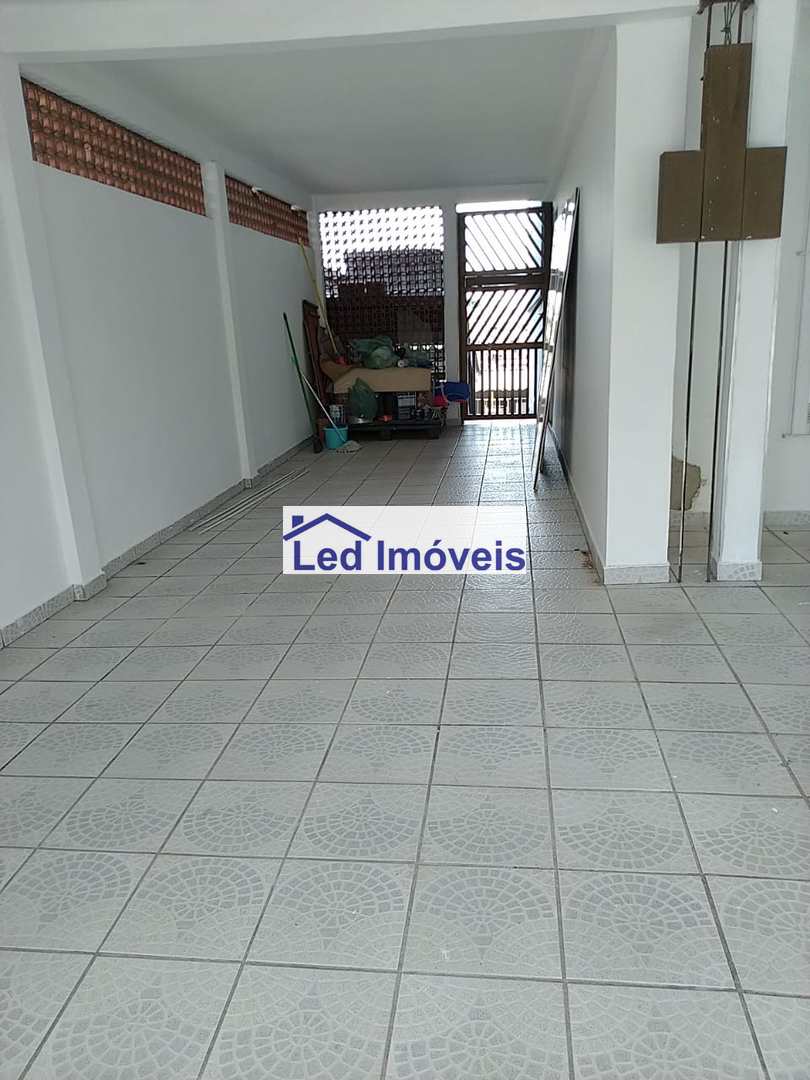 Sobrado à venda com 3 quartos, 130m² - Foto 2