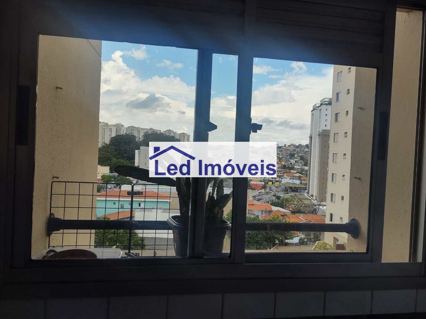 Apartamento à venda com 3 quartos, 75m² - Foto 4