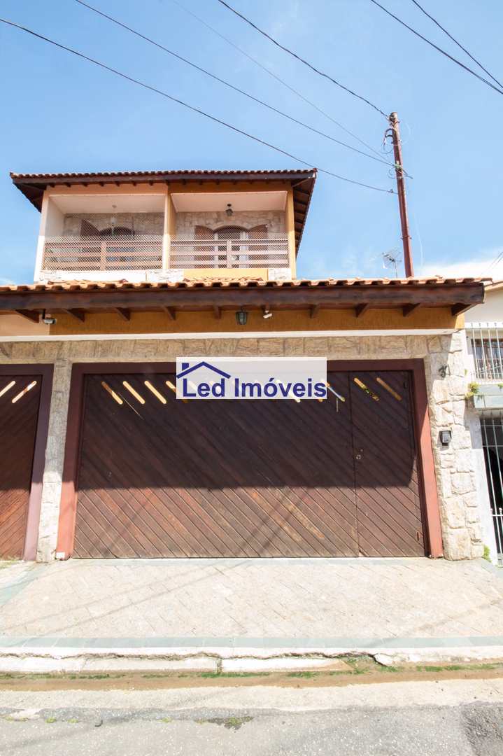 Sobrado à venda com 3 quartos, 174m² - Foto 1