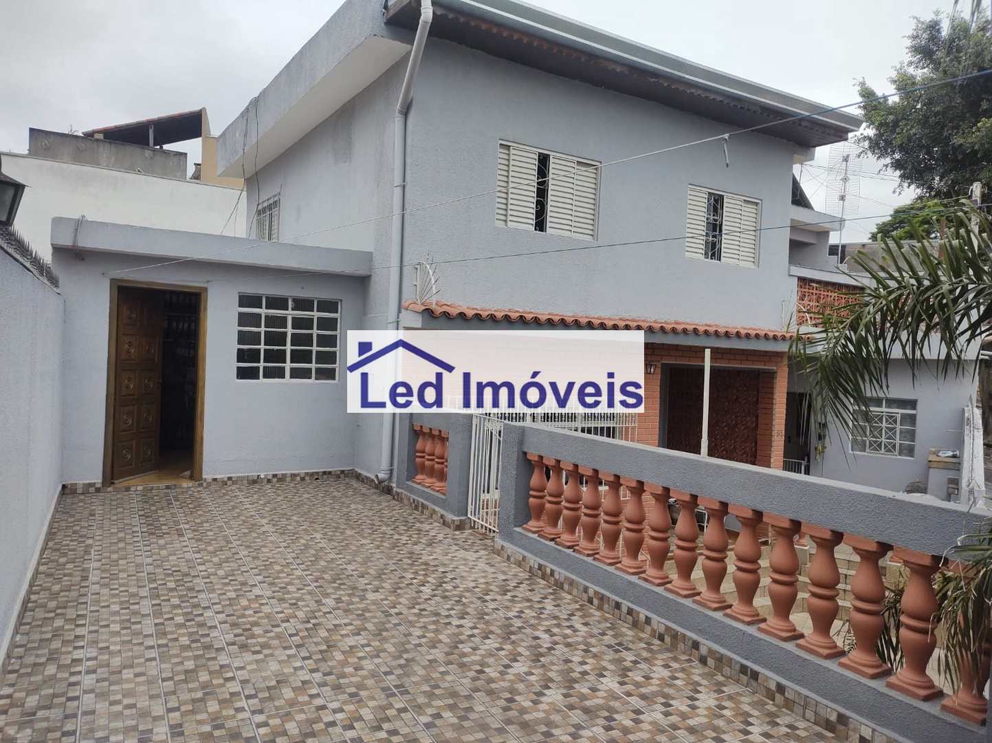 Sobrado à venda com 4 quartos, 150m² - Foto 2