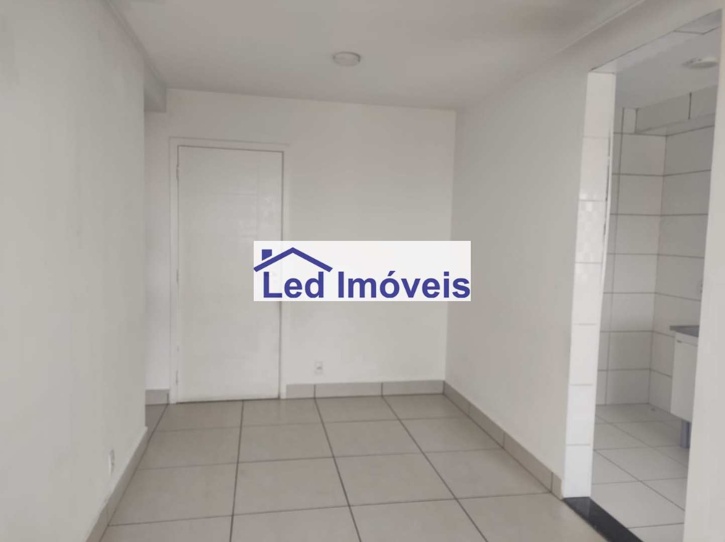 Apartamento à venda com 2 quartos, 47m² - Foto 2