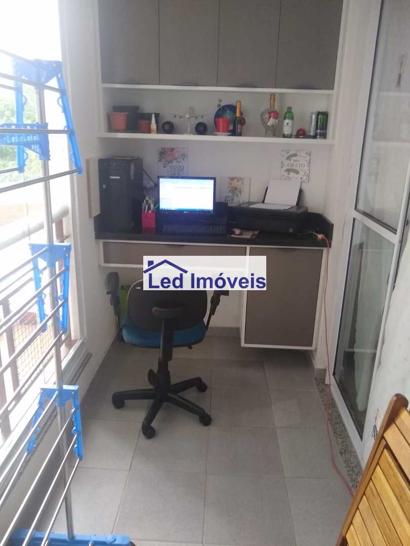 Apartamento à venda com 2 quartos, 60m² - Foto 9