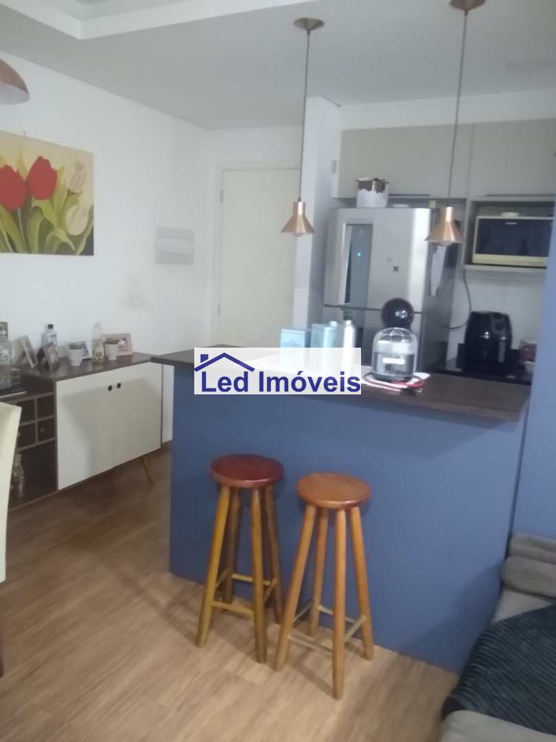 Apartamento à venda com 2 quartos, 60m² - Foto 2