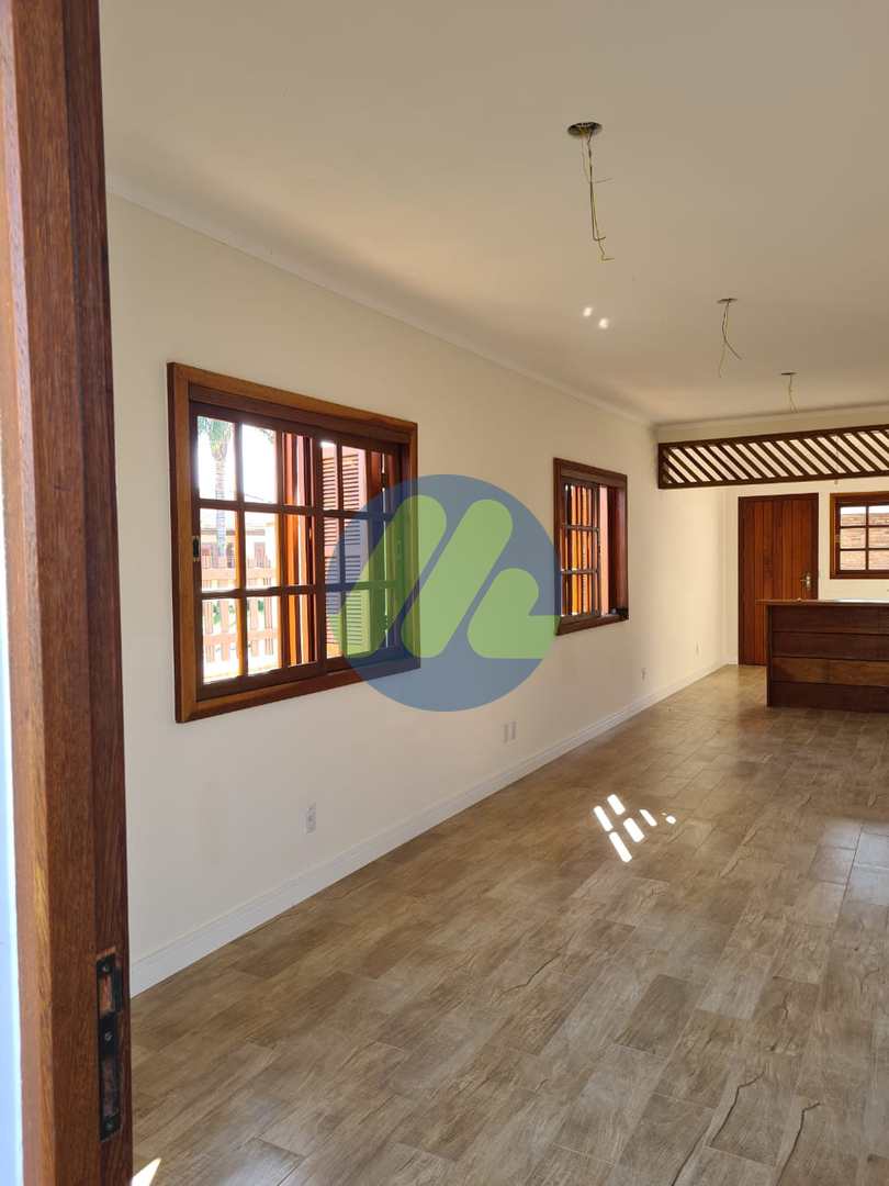 Casa à venda com 2 quartos, 100m² - Foto 3