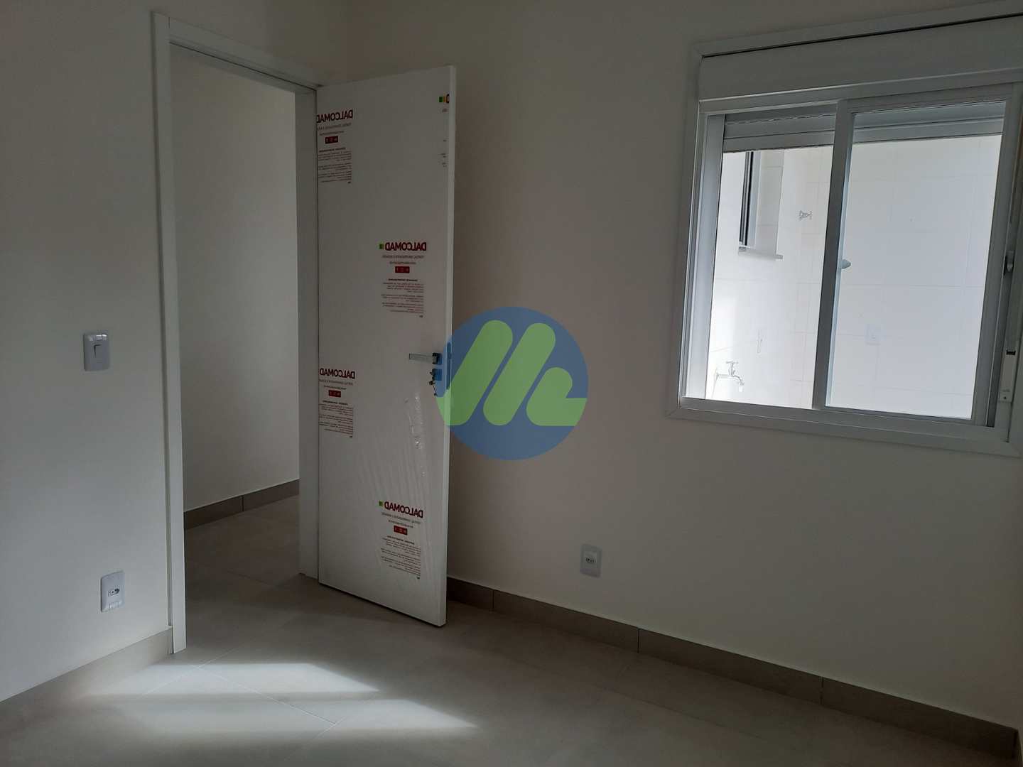 Casa à venda com 2 quartos, 60m² - Foto 8