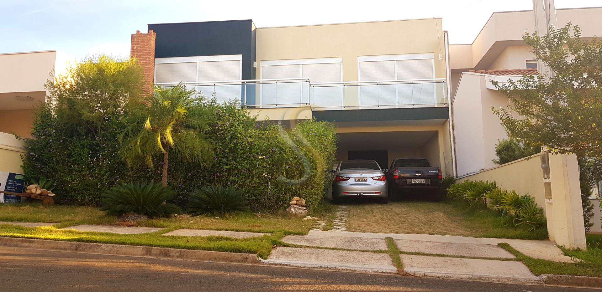 Sobrado à venda com 3 quartos, 300m² - Foto 1