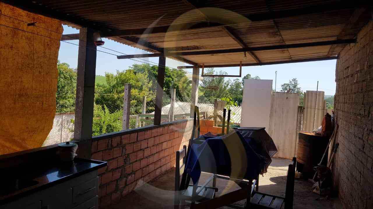 Fazenda à venda com 2 quartos, 500m² - Foto 1