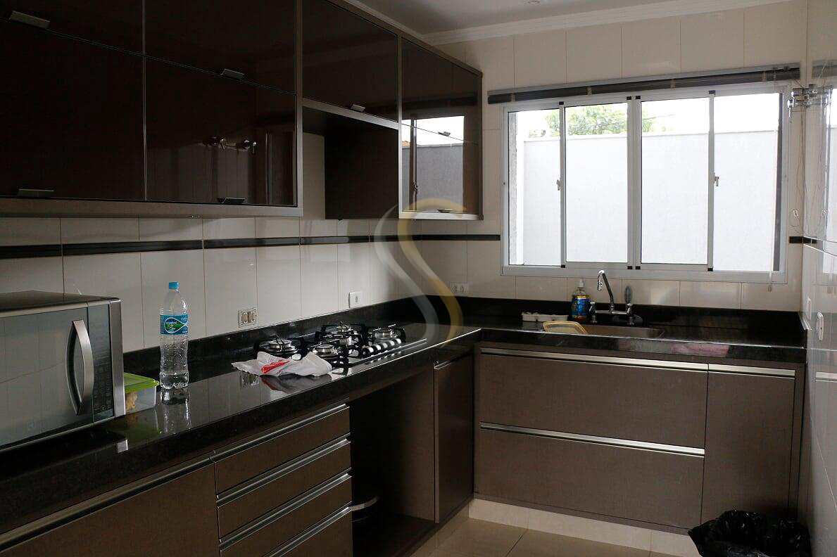 Sobrado à venda com 2 quartos, 250m² - Foto 4