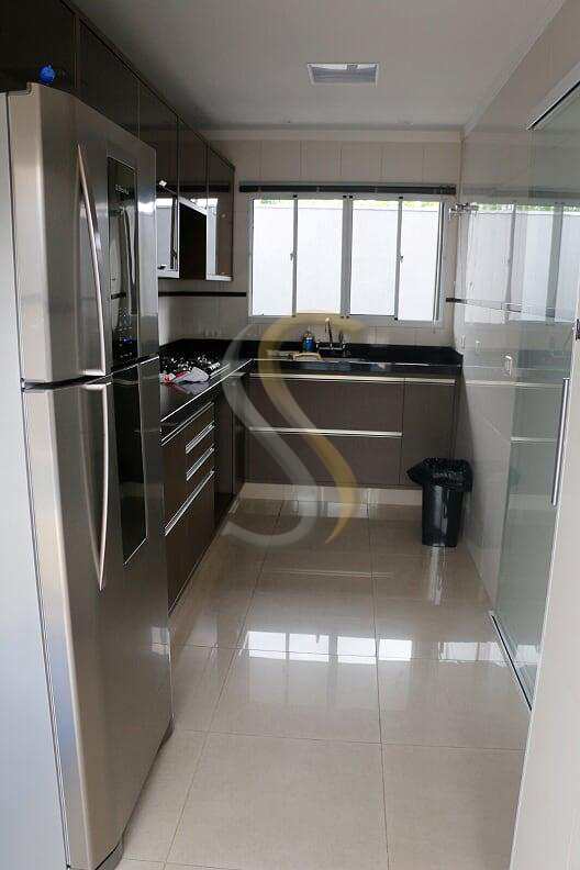 Sobrado à venda com 2 quartos, 250m² - Foto 3