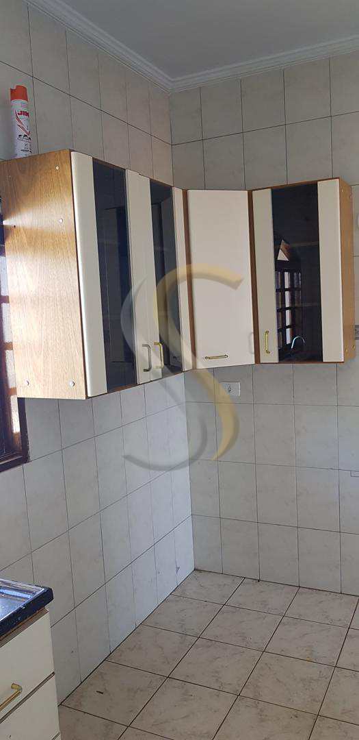 Casa para alugar com 2 quartos, 100m² - Foto 3