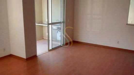 Apartamento à venda com 2 quartos, 70m² - Foto 3