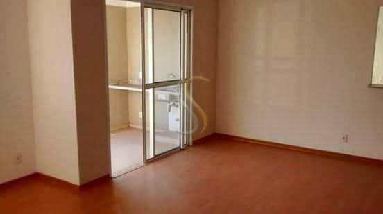 Apartamento à venda com 2 quartos, 70m² - Foto 9