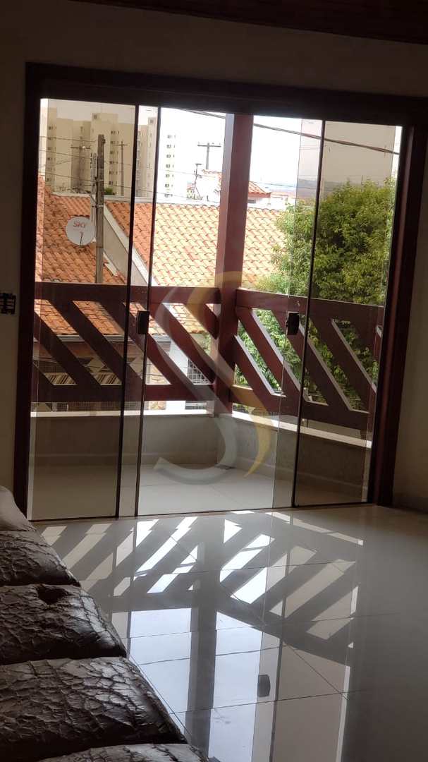 Sobrado à venda com 3 quartos, 200m² - Foto 3