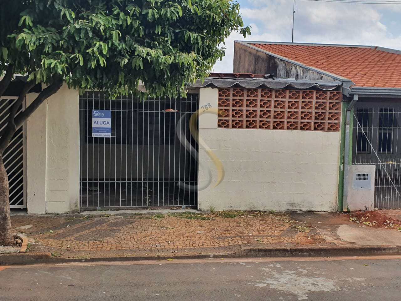 Casa à venda com 2 quartos, 125m² - Foto 1