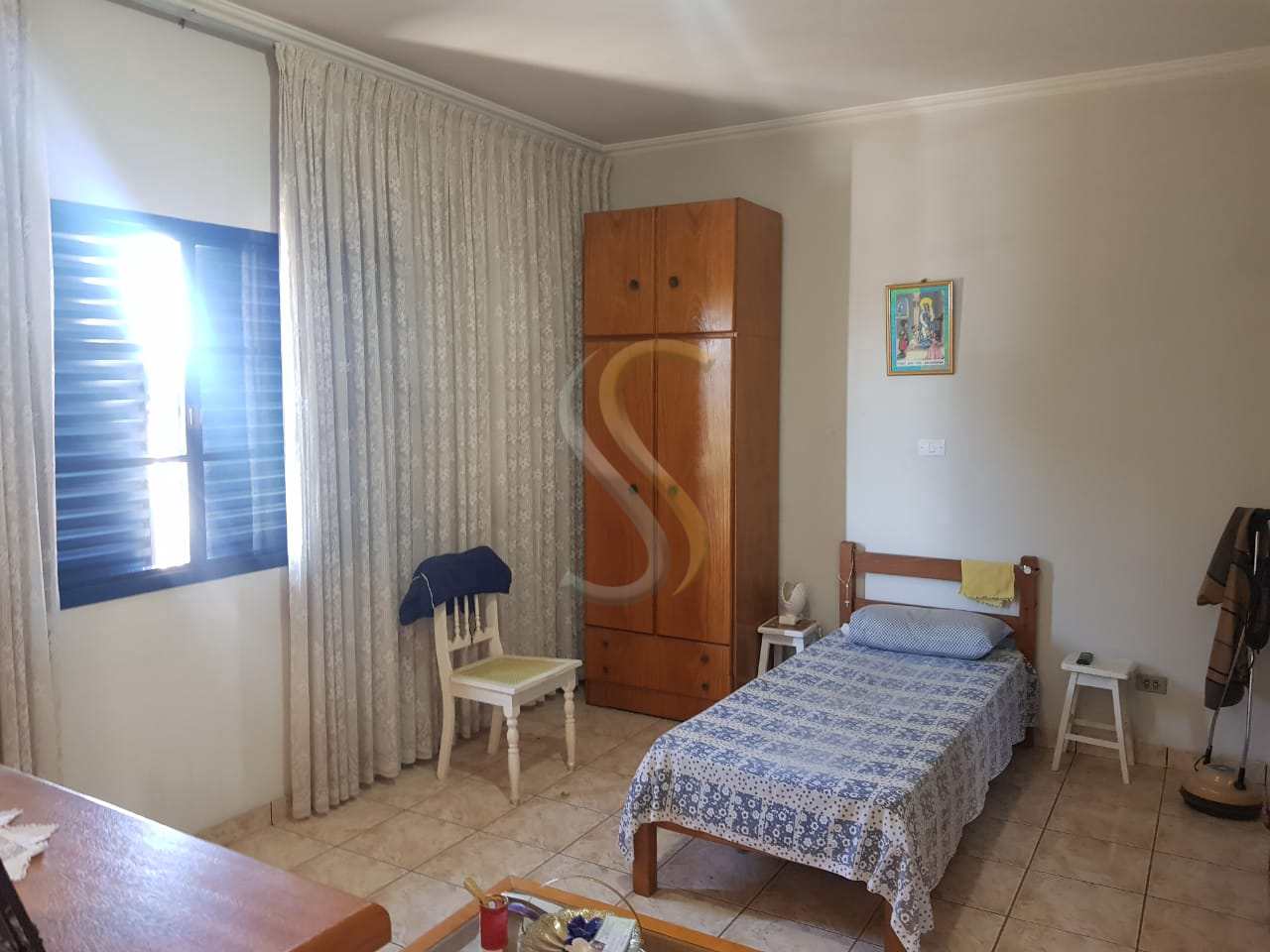 Casa à venda e aluguel com 2 quartos, 300m² - Foto 1