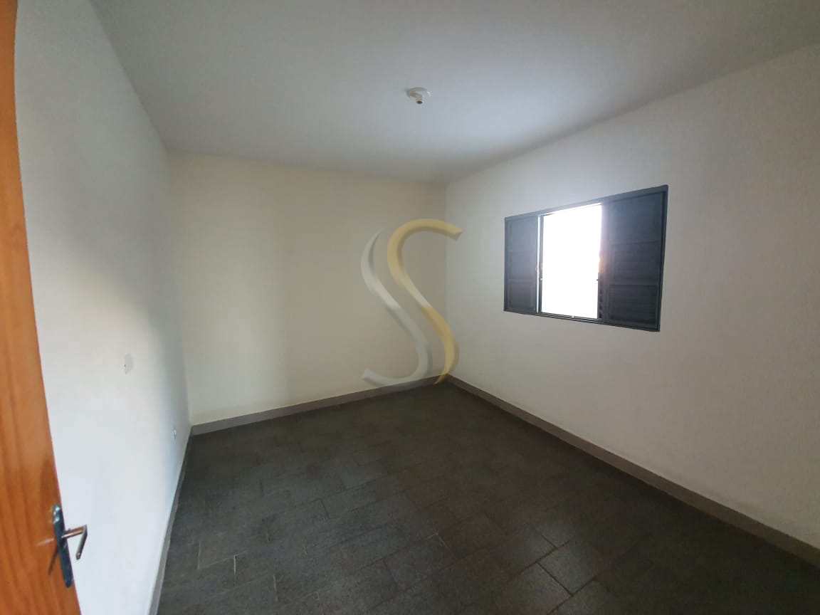 Casa para alugar com 3 quartos, 100m² - Foto 1