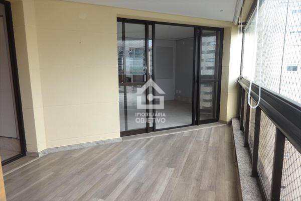 Apartamento à venda com 4 quartos, 220m² - Foto 9