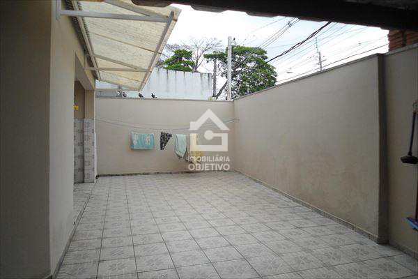 Sobrado à venda com 3 quartos, 200m² - Foto 2