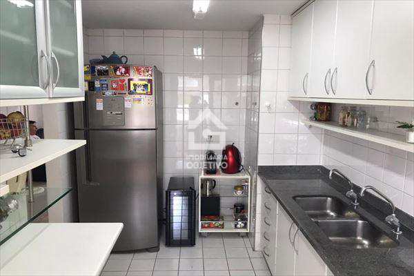 Apartamento à venda com 3 quartos, 97m² - Foto 3