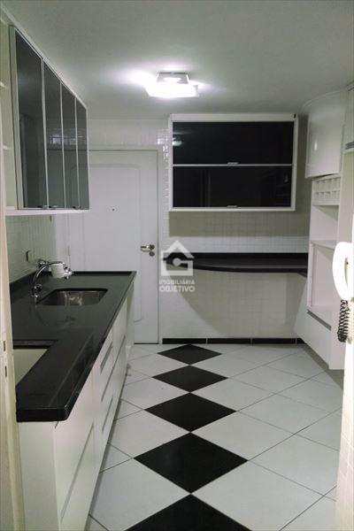 Apartamento à venda com 2 quartos, 100m² - Foto 1