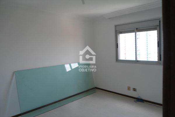 Apartamento para alugar com 4 quartos, 165m² - Foto 11