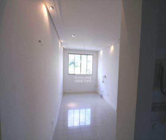 Apartamento à venda com 2 quartos, 60m² - Foto 2