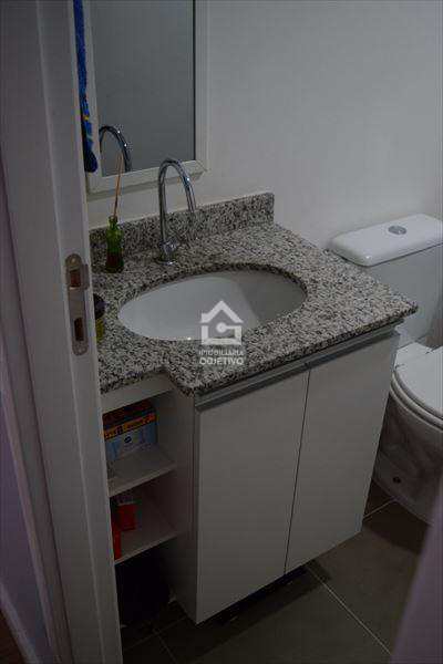 Apartamento à venda com 2 quartos, 70m² - Foto 11