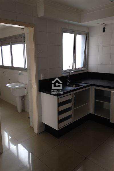 Apartamento à venda com 3 quartos, 183m² - Foto 8