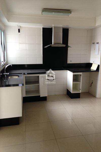 Apartamento à venda com 3 quartos, 183m² - Foto 7