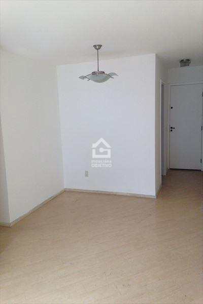 Apartamento à venda com 2 quartos, 63m² - Foto 2