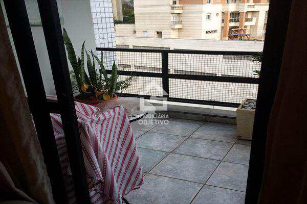 Apartamento à venda com 2 quartos, 70m² - Foto 4