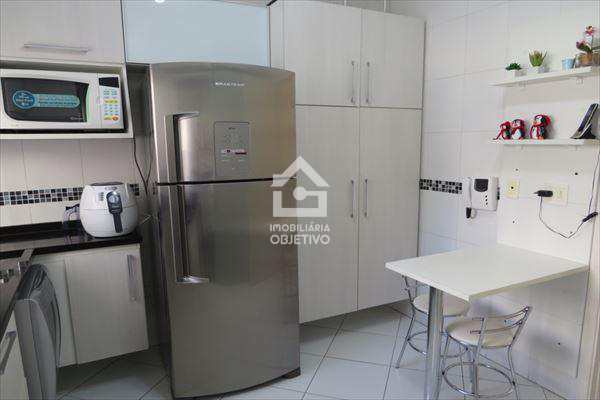 Casa de Condomínio à venda com 3 quartos, 215m² - Foto 6