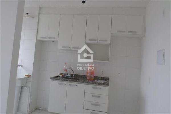 Apartamento à venda com 2 quartos, 42m² - Foto 2