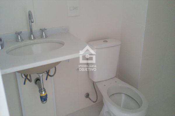 Apartamento à venda com 2 quartos, 64m² - Foto 11