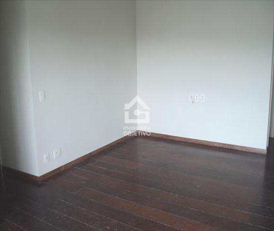 Apartamento à venda com 2 quartos, 70m² - Foto 2