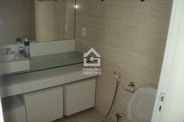 Apartamento à venda com 2 quartos, 70m² - Foto 9