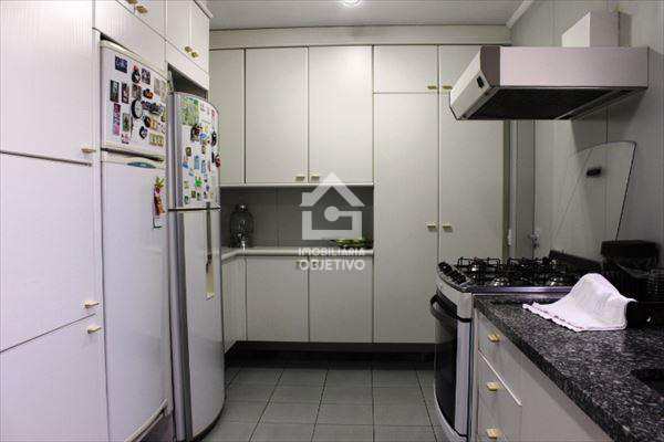 Apartamento à venda com 4 quartos, 228m² - Foto 25