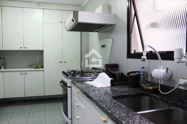 Apartamento à venda com 4 quartos, 228m² - Foto 27