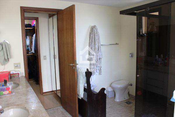 Apartamento à venda com 4 quartos, 228m² - Foto 22